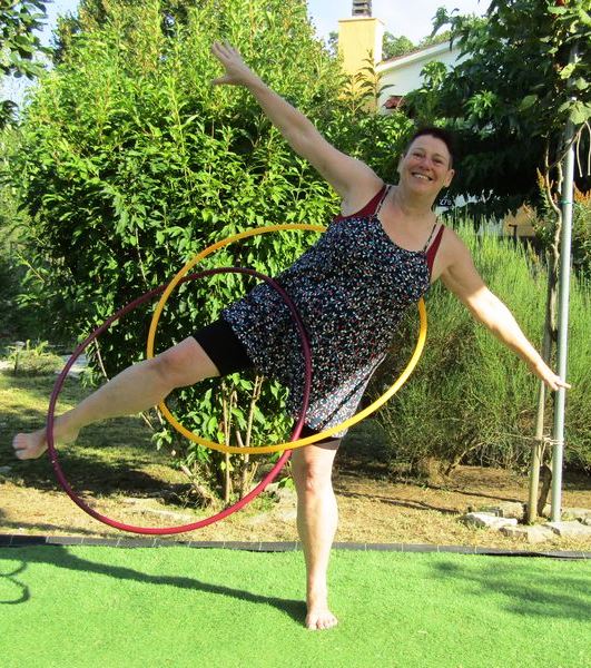 Two hoop kick slip